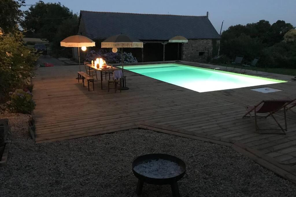 La Lande Du Rest - Le Quillio Magnifique Ancienne Ferme De Notables Avec Piscine Chauffeeヴィラ エクステリア 写真